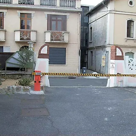 Otel Pedussaut 2*