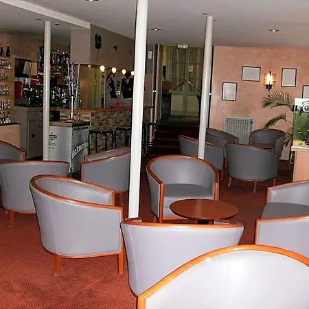 Otel Pedussaut 2*