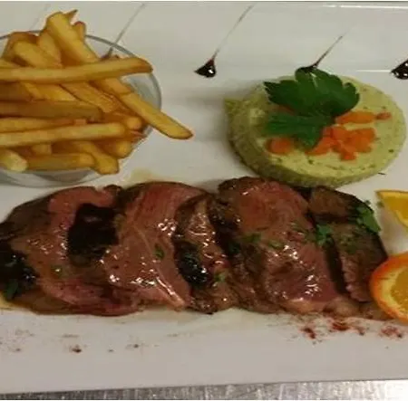 Otel Pedussaut 2*